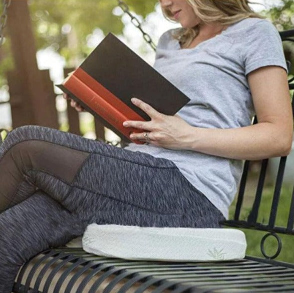 anatomic-seat-cushion-white-black-for-pain-relief-and-alignment-ortoprime-uk