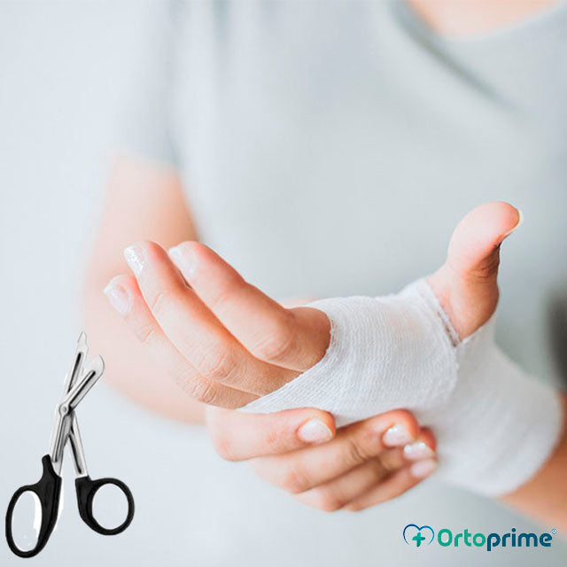 emergency-nurse-shears-curved-design-plastic-handle-ortoprime-uk