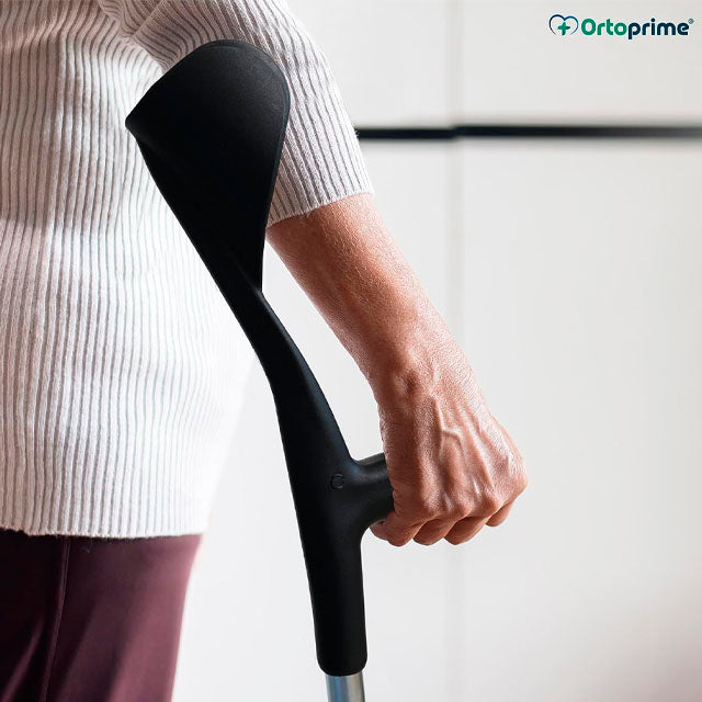 premium-adjustable-aluminium-crutches-for-adults-ortoprime-uk